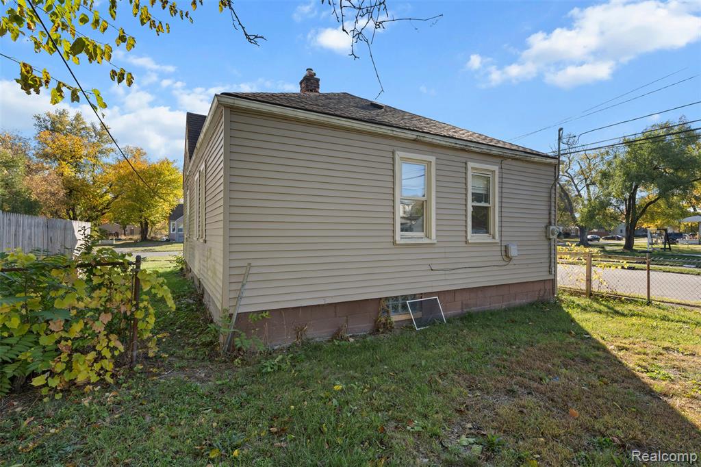 8203 Brace Street, Detroit, MI 48228 — Photo 21