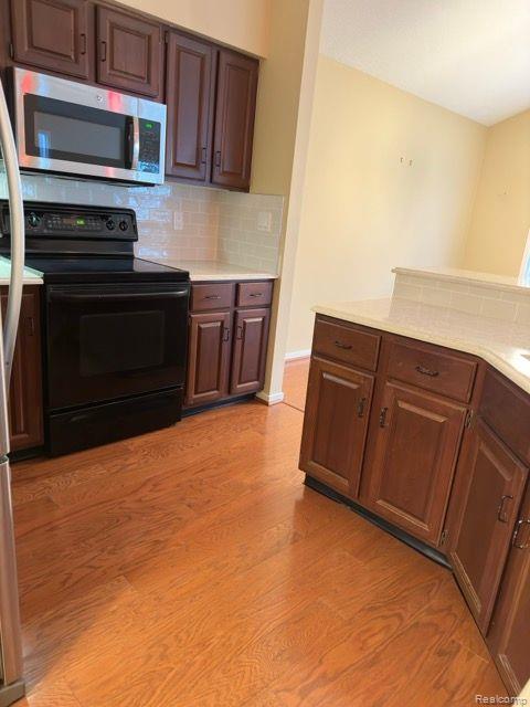 105 QUIET CREEK Circle, Chelsea, MI 48118 — Photo 9