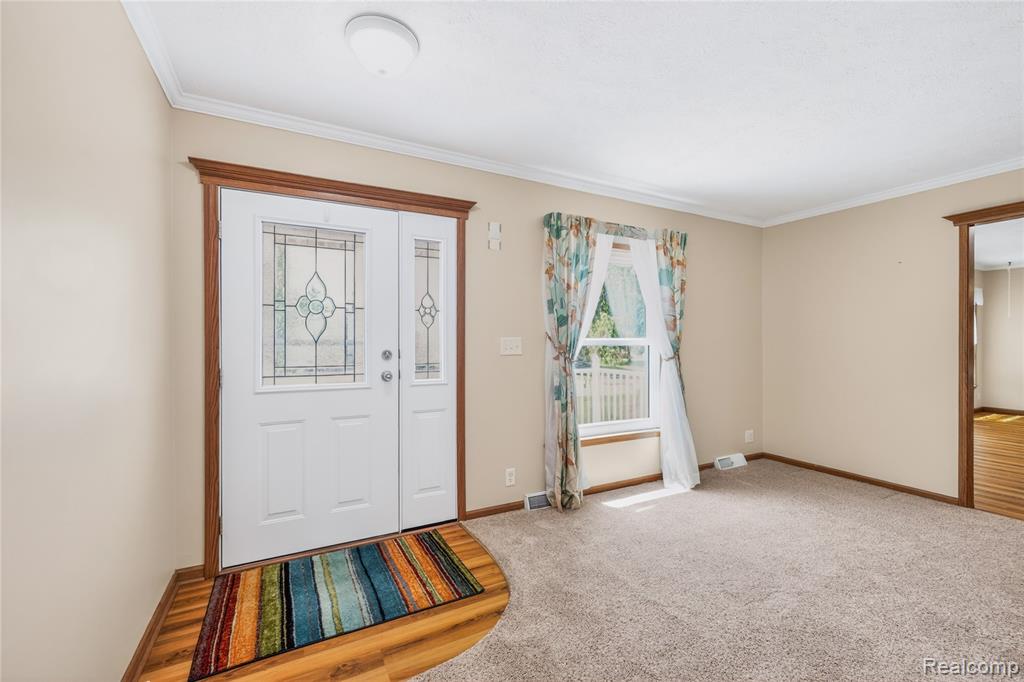 12239 Maple Creek Court, South Lyon, MI 48178 — Photo 4