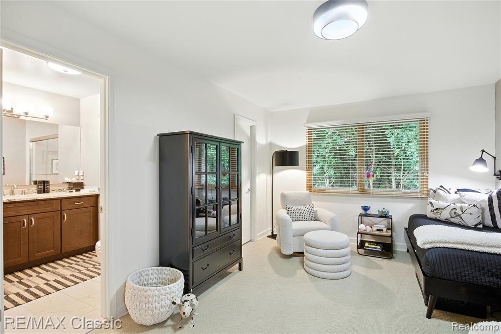 4022 CHABLIS Street, West Bloomfield, MI 48323 — Photo 35