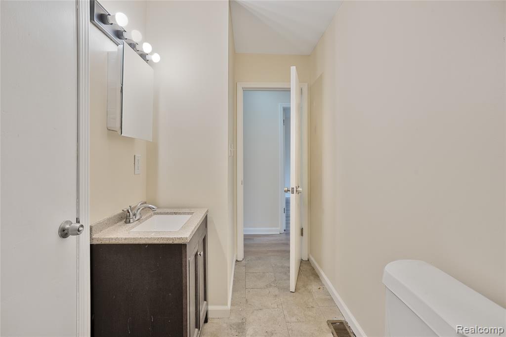 29982 Hazelwood Street, Inkster, MI 48141 — Photo 7