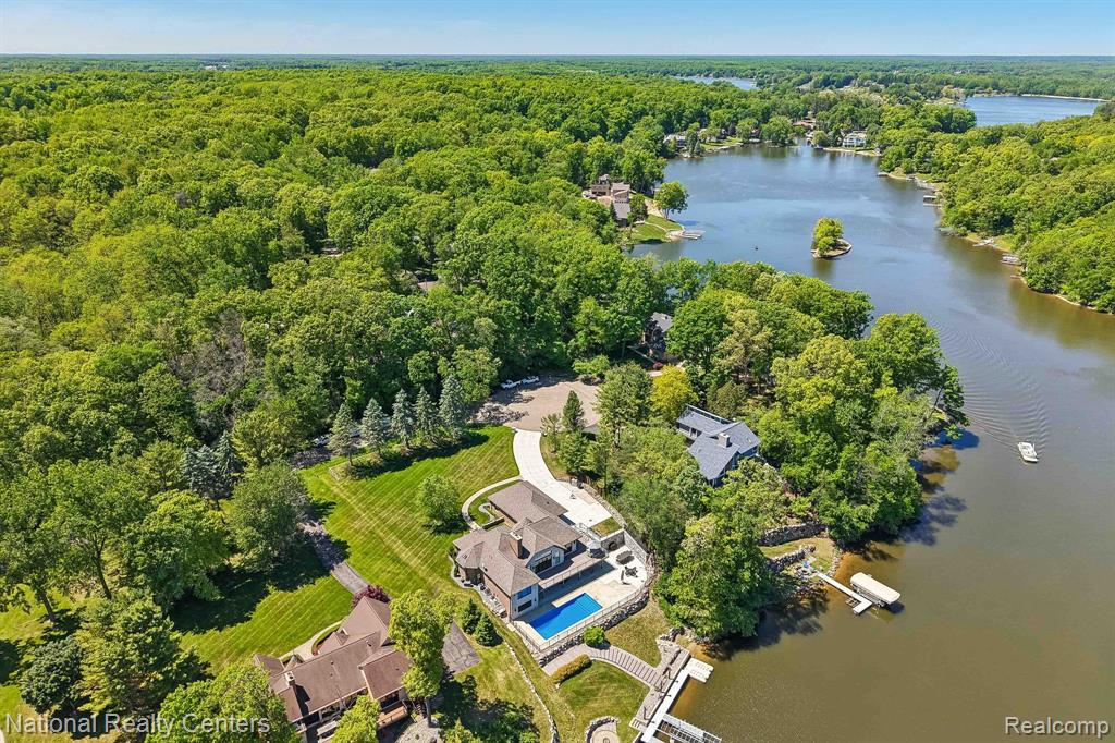 7050 Lake Shannon Court, Fenton, MI 48430 — Photo 78
