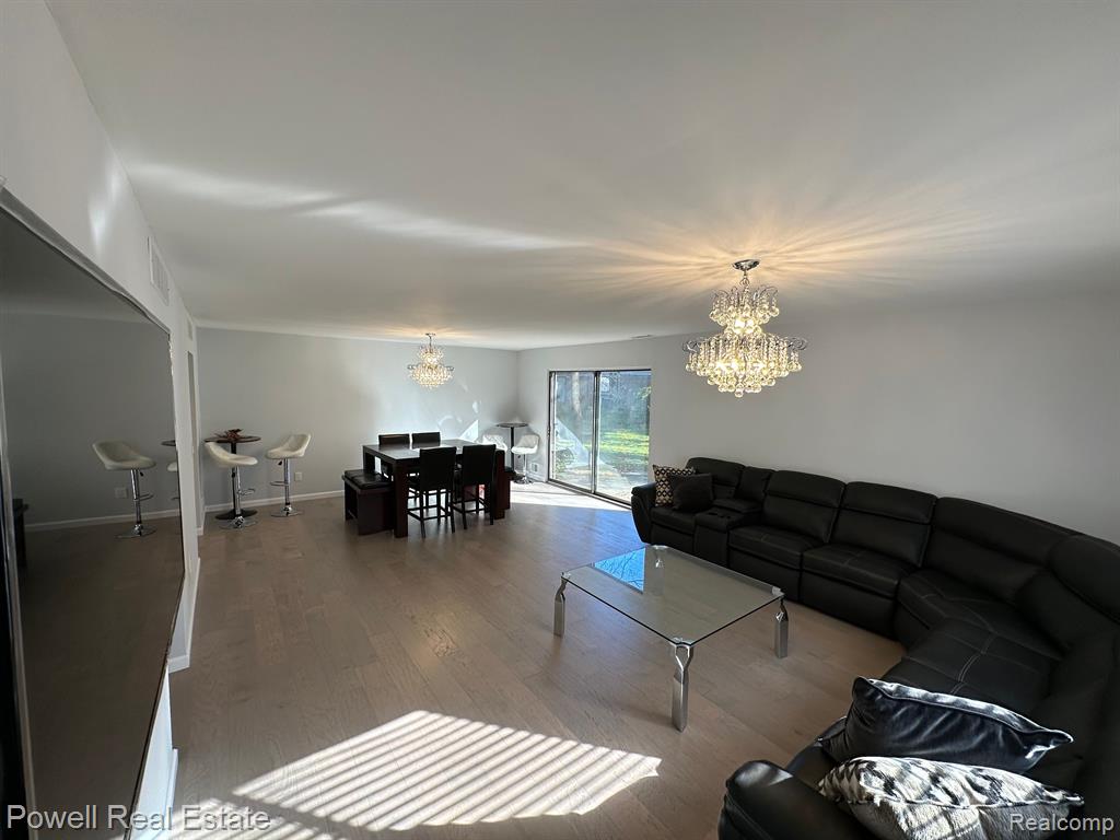 27129 FARMBROOK VILLA Drive, Southfield, MI 48034 — Photo 12