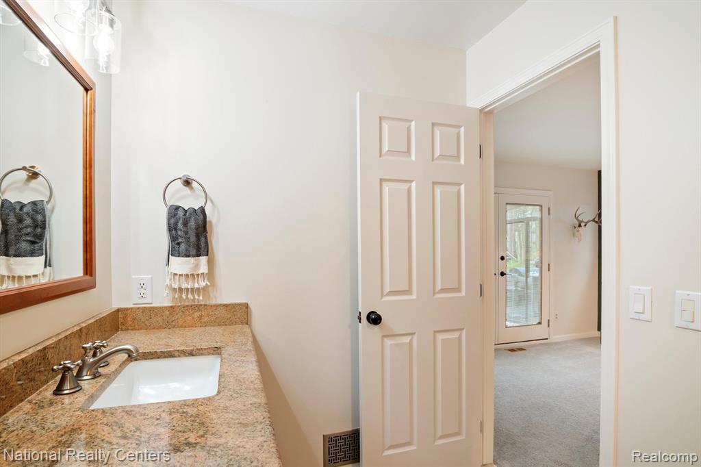 4049 PINESTEAD Drive, Commerce Twp, MI 48390 — Photo 23