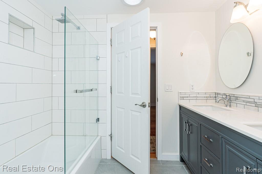 732 Rutgers Road, Rochester Hills, MI 48309 — Photo 16