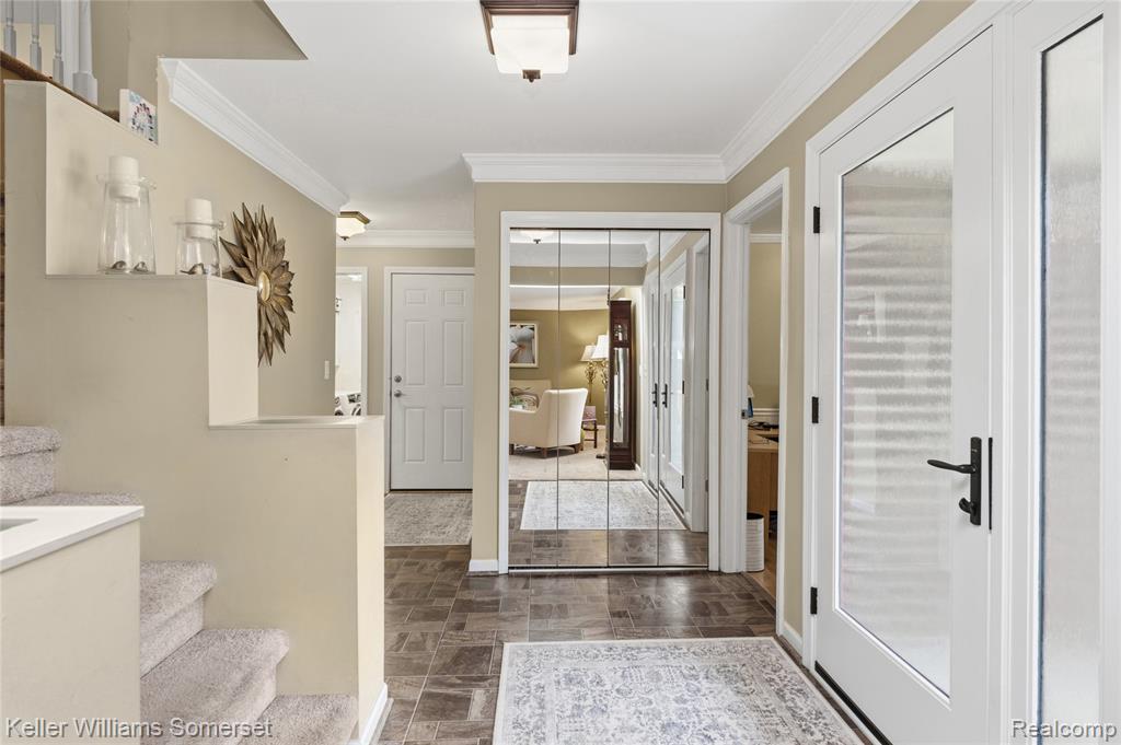 447 Antoinette Drive, Rochester Hills, MI 48309 — Photo 10
