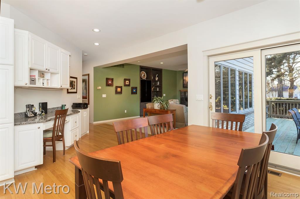 685 TRINWAY Drive, Troy, MI 48085 — Photo 17