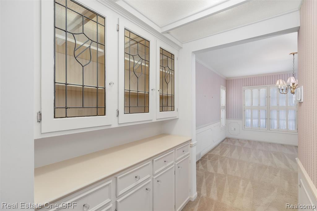 277 Kenwood Court, Grosse Pointe Farms, MI 48236 — Photo 8