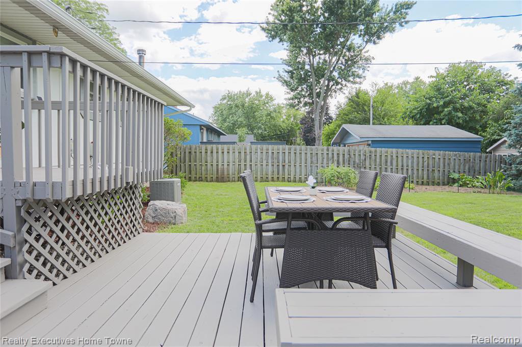 2687 Los Angeles Drive, Wolverine Lake, MI 48390 — Photo 52