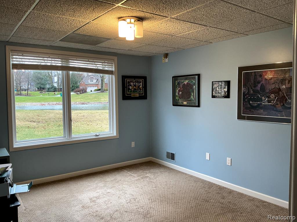 5470 HURON HILLS Drive, Commerce Twp, MI 48382 — Photo 39