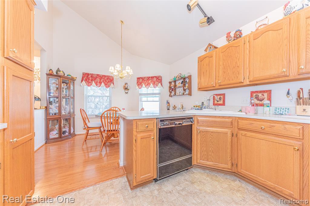 754 Challenging Trail, South Lyon, MI 48178 — Photo 7