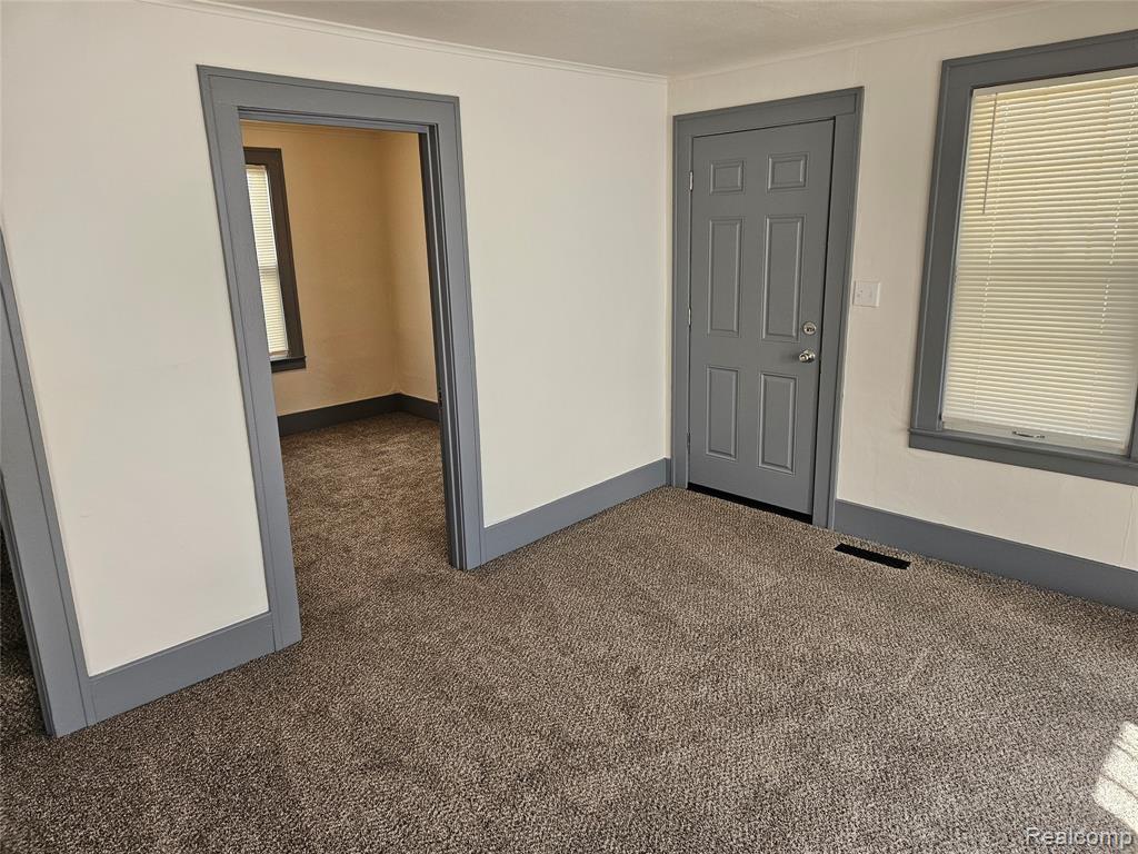 621 W Atherton Road, Flint, MI 48507 — Photo 5