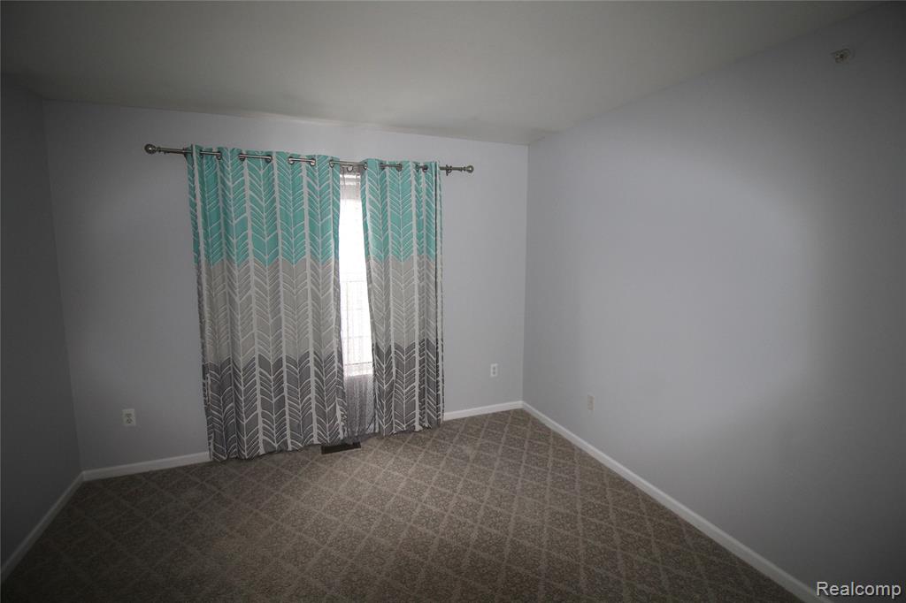 2224 Leighton Drive, Utica, MI 48317 — Photo 13