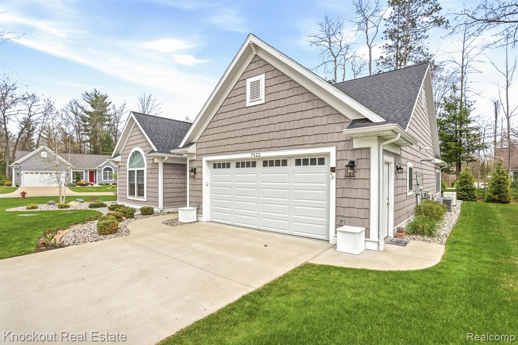 7422 Aspen Creek Drive, Midland, MI 48642 — Photo 32