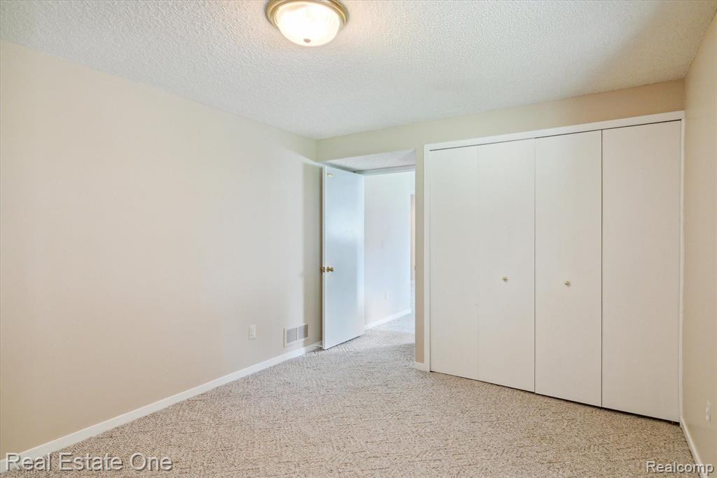41694 KENILWORTH Lane, Novi, MI 48377 — Photo 28