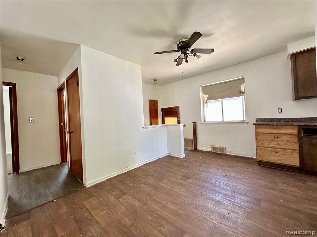 4936 Dudley Street, Dearborn Heights, MI 48125 — Photo 7