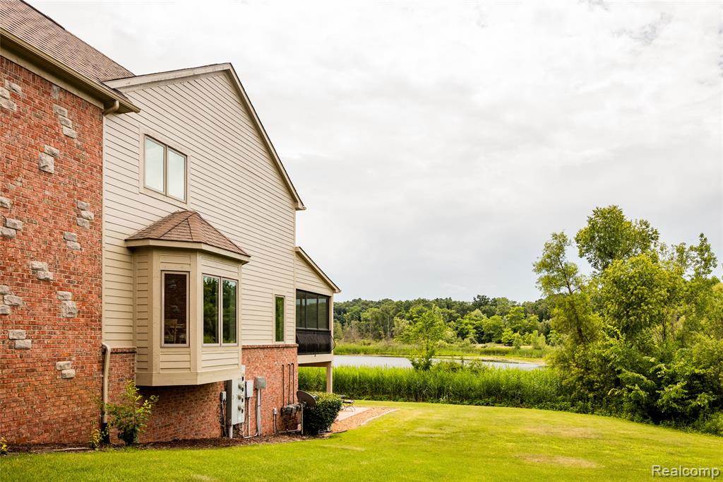 9050 Lake Dominion Drive, Brighton, MI 48114 — Photo 2