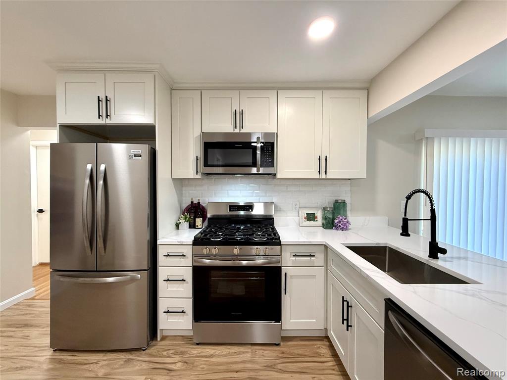 39909 Lynn Street, Canton, MI 48187 — Photo 8