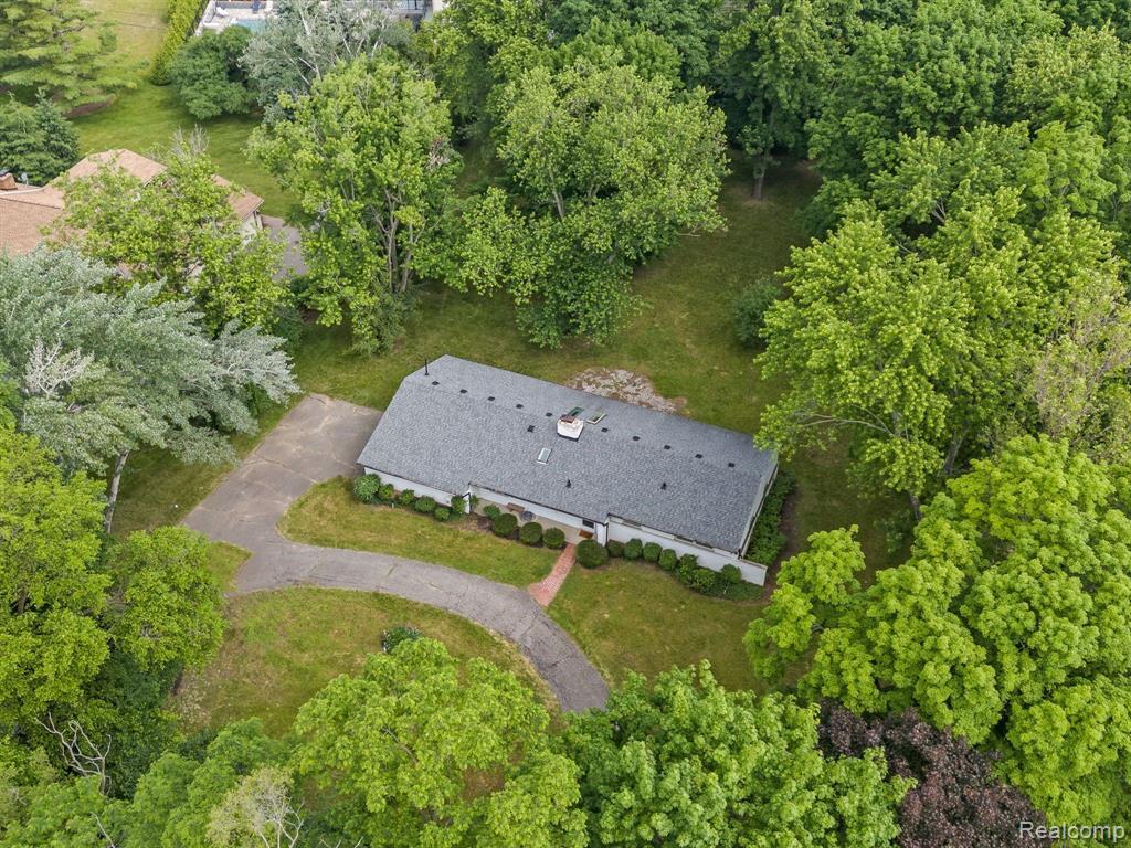 4550 W MAPLE Road, Bloomfield Hills, MI 48301 — Photo 2