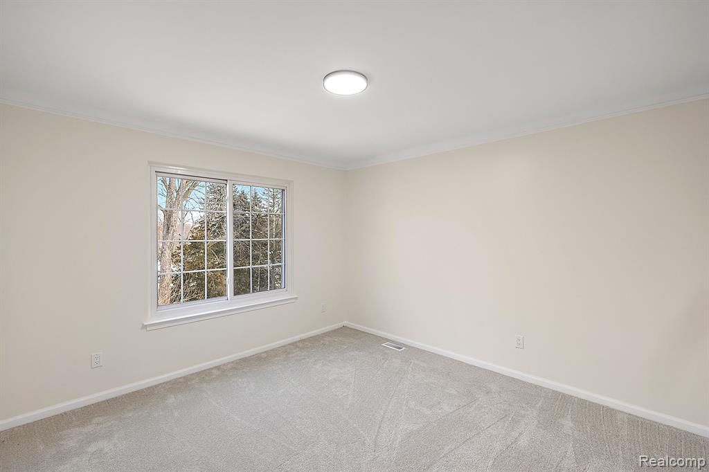 708 Oak View Ln, Milford, MI 48381 — Photo 51