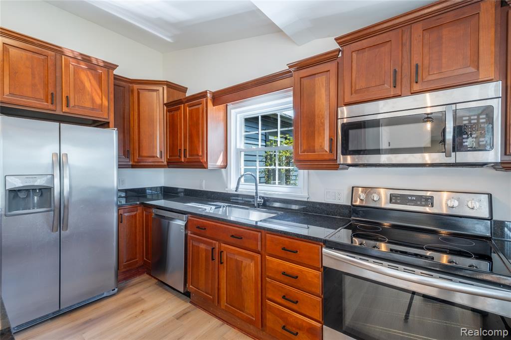 227 Emily Street, Flushing, MI 48433 — Photo 13
