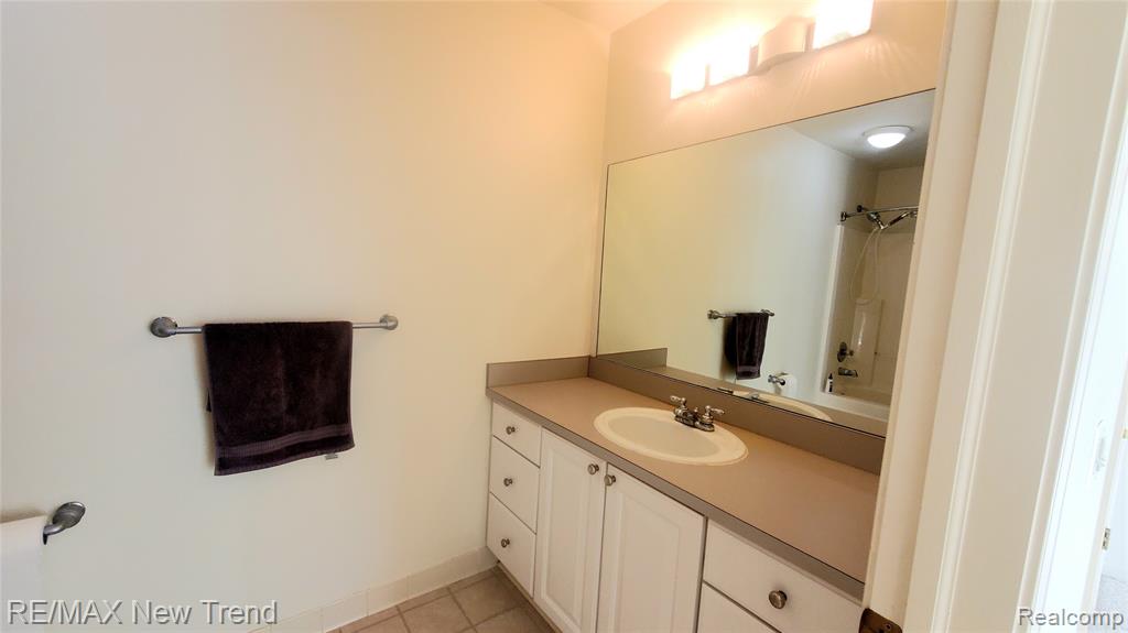 28280 Carlton Way Drive, Novi, MI 48377 — Photo 11