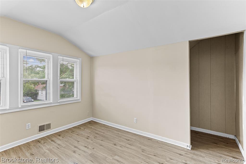 7524 Toepfer Road, Warren, MI 48091 — Photo 16
