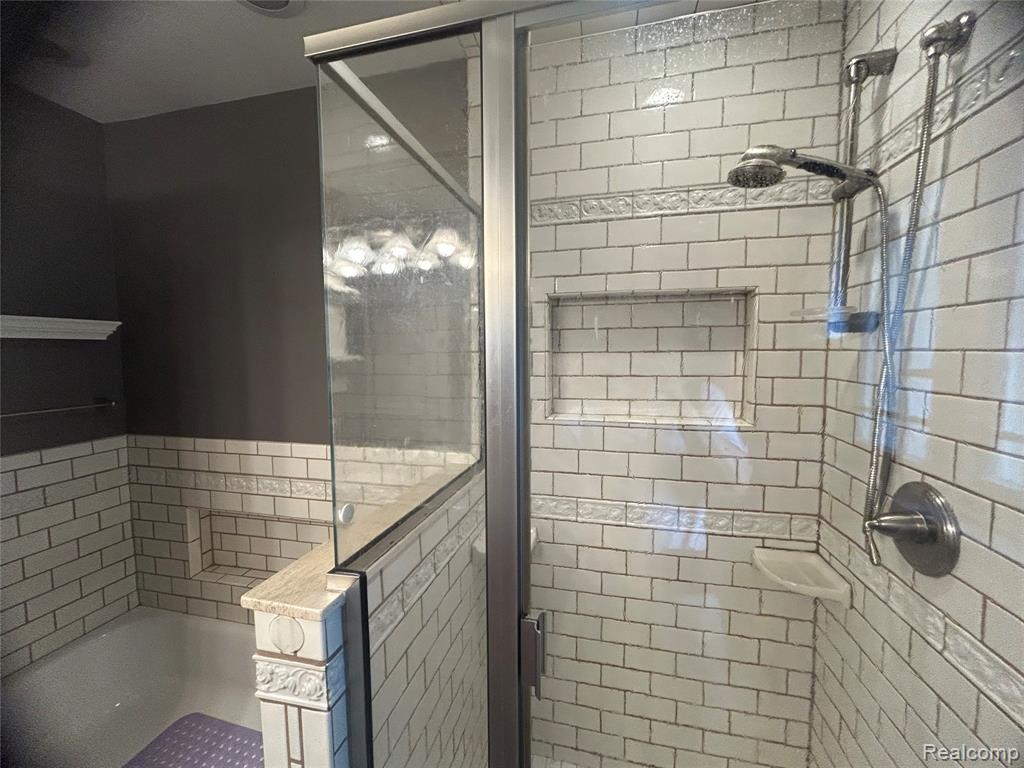 5045 Abington Drive, Troy, MI 48085 — Photo 19