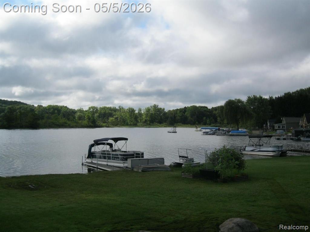 1873 LAKEVIEW Lane, Highland, MI — Photo 6