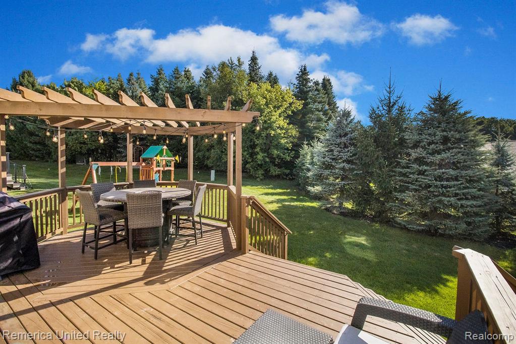 59606 TWIN PINES Drive, New Hudson, MI 48165 — Photo 3