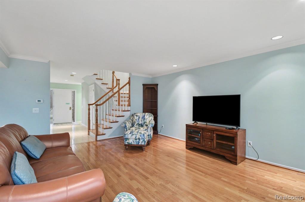 5080 Mirror Lake Court, West Bloomfield, MI 48323 — Photo 11