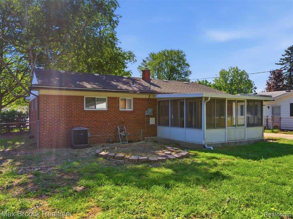 47375 Harry Street, Utica, MI 48317 — Photo 33