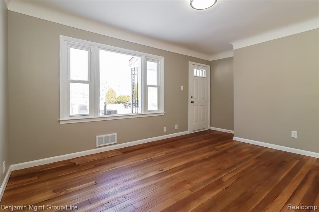 28461 Marquette Street, Garden City, MI — Photo 2