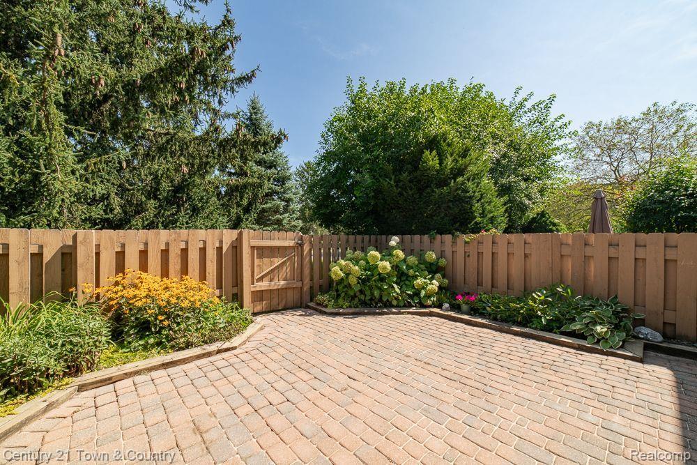 5395 BREEZE HILL, Troy, MI 48098 — Photo 43