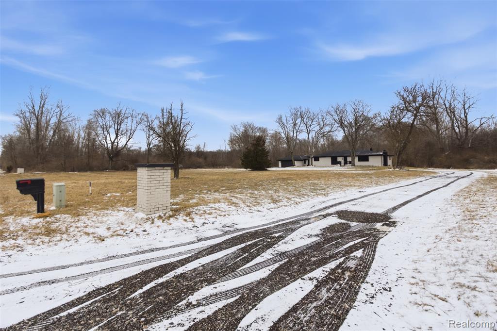23157 Karr Road, Belleville, MI 48111 — Photo 32