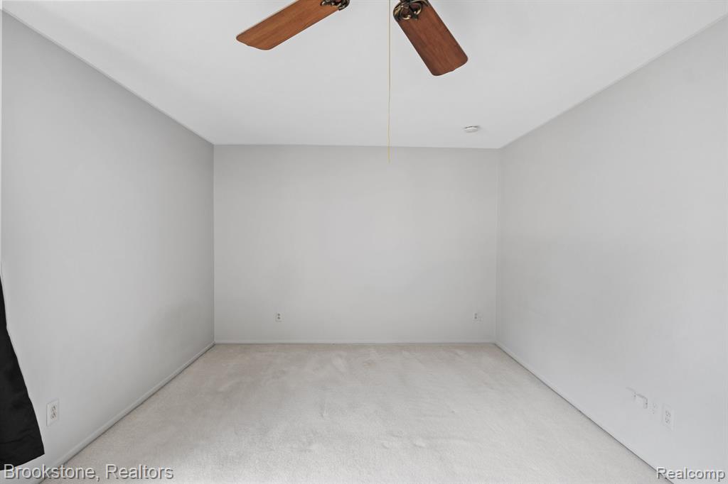 8465 KENNEDY Circle, Warren, MI 48093 — Photo 11