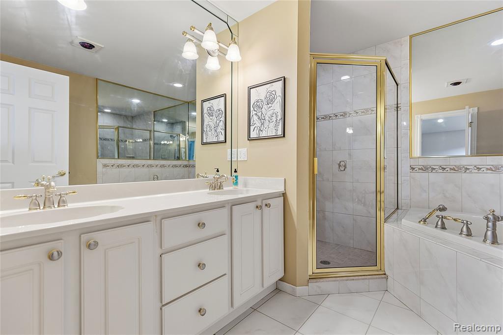 49783 Golden Park Drive, Utica, MI 48315 — Photo 37