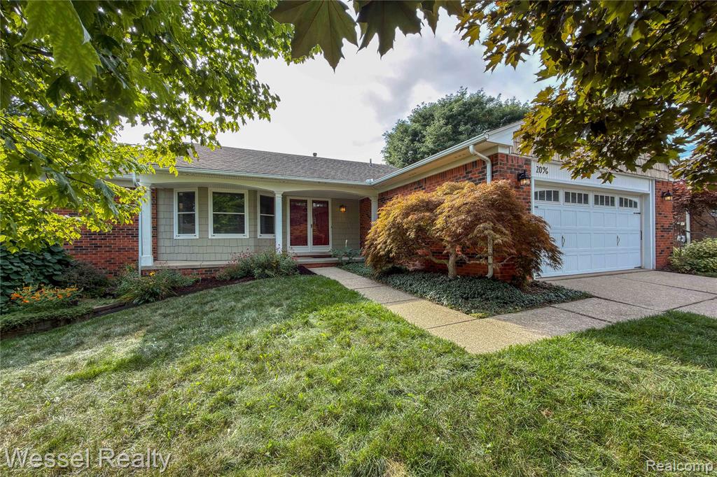 2096 Winchester Road, Rochester Hills, MI 48307