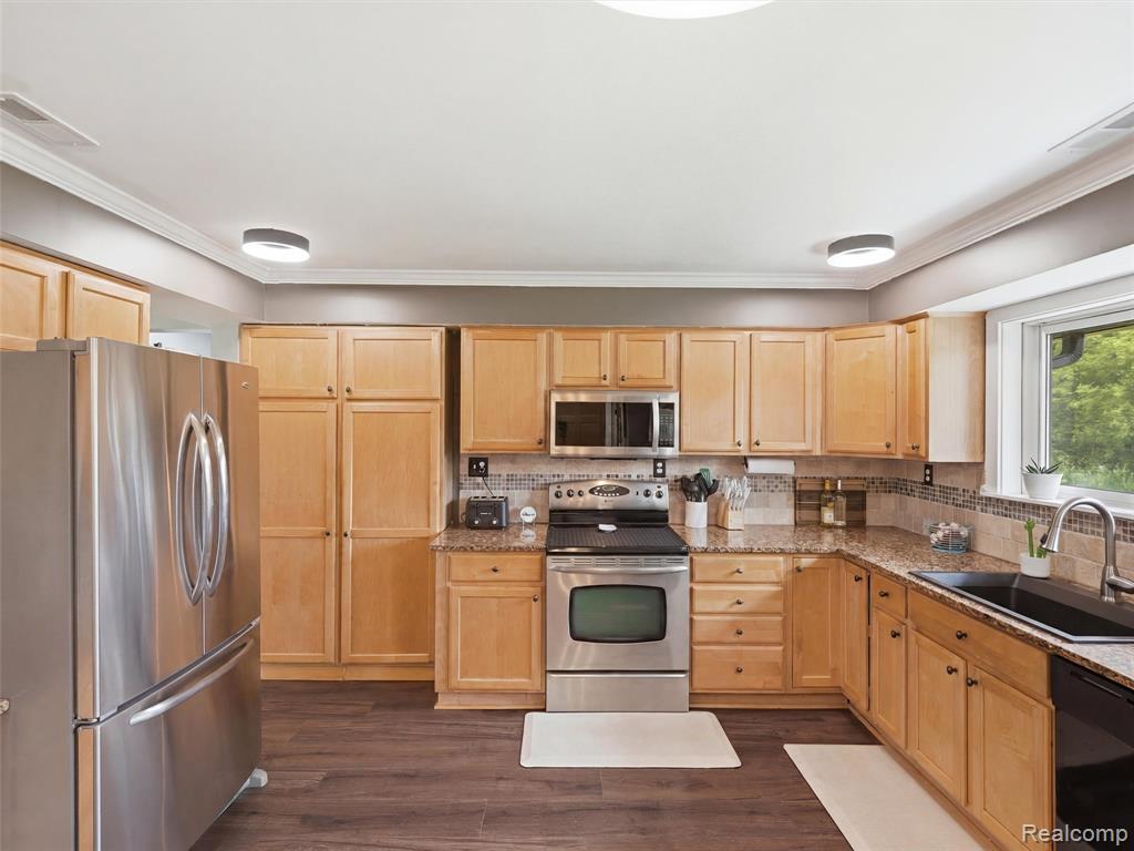 8620 Joey Drive, Pinckney, MI 48169 — Photo 20