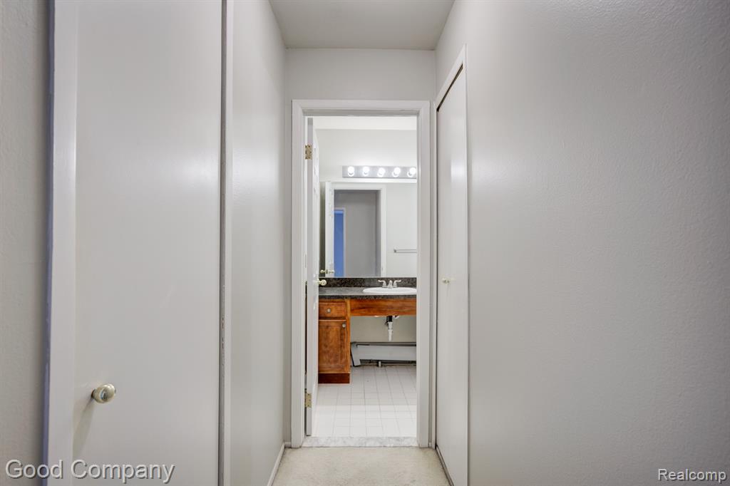 2445 TORQUAY Avenue, 203, Royal Oak, MI 48073 — Photo 19