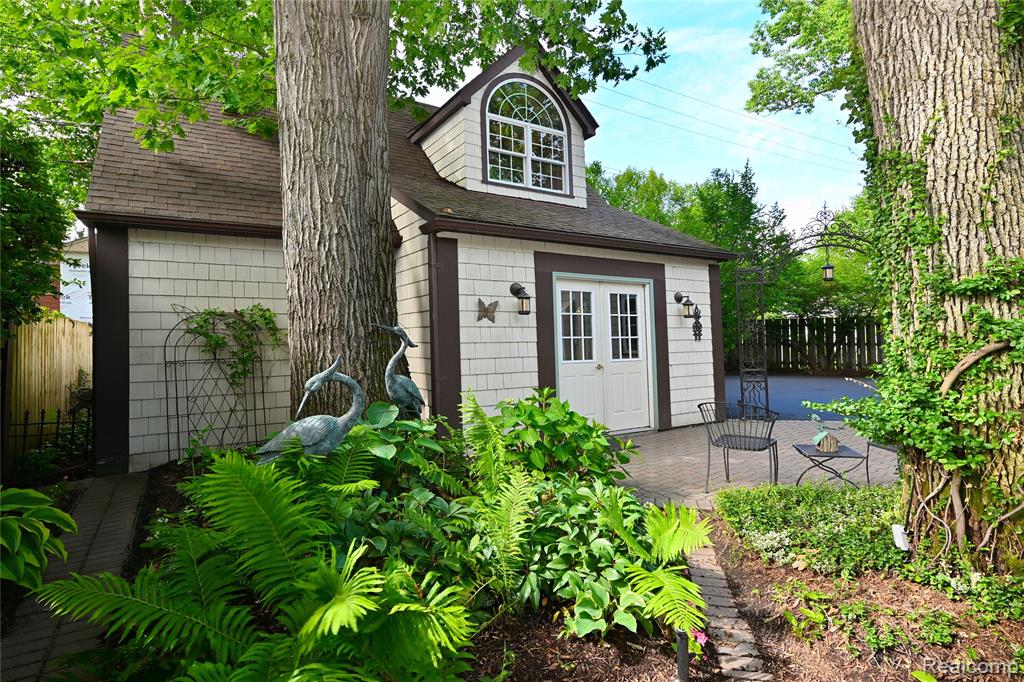 680 Wimbleton Drive, Birmingham, MI 48009 — Photo 40