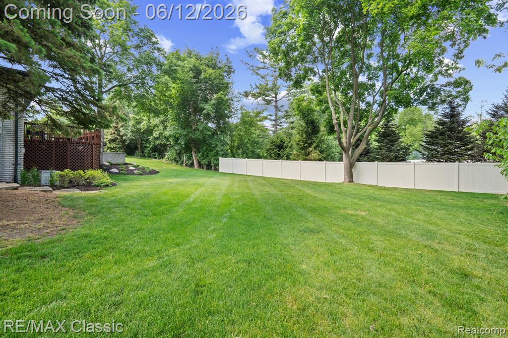 12901 Drury Lane, Plymouth, MI 48170 — Photo 37
