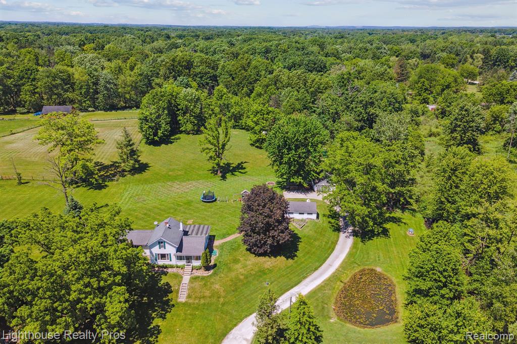 67640 W 8 MILE Road, South Lyon, MI 48178 — Photo 5