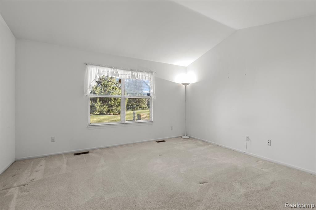 250 Winding Brook, Commerce Twp, MI 48390 — Photo 17