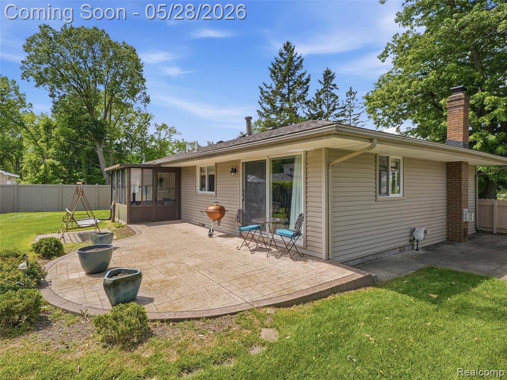 21156 Robinson Street, Farmington, MI 48336 — Photo 23
