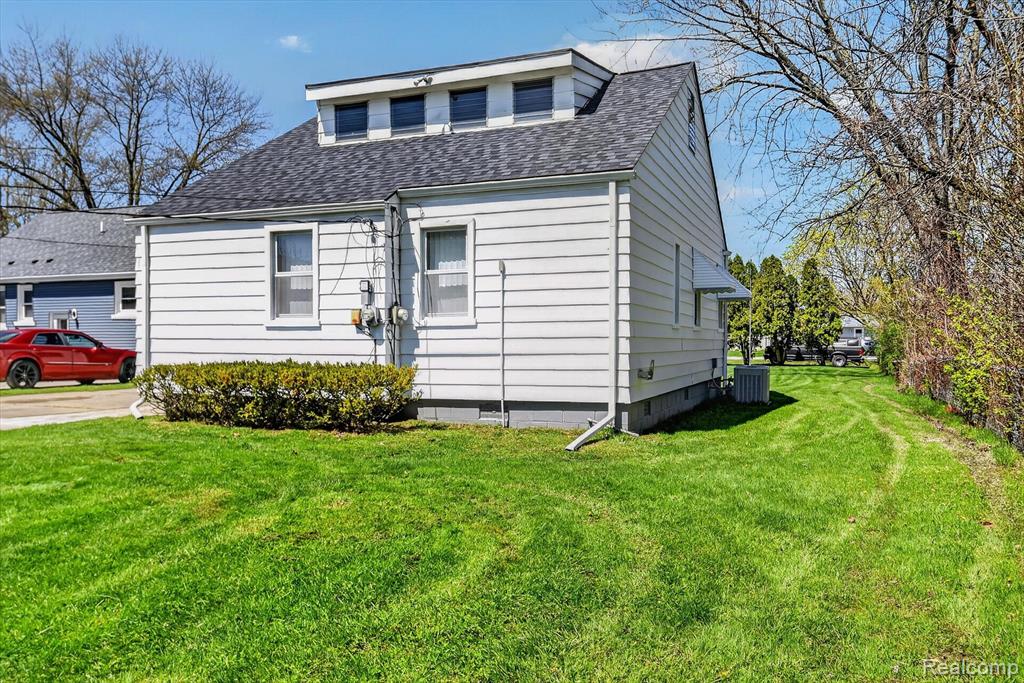 47816 Jefferson Avenue, Chesterfield, MI 48047 — Photo 25