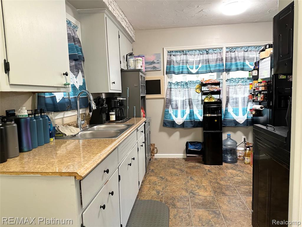 1015 Canal Street, Milford, MI 48381 — Photo 10