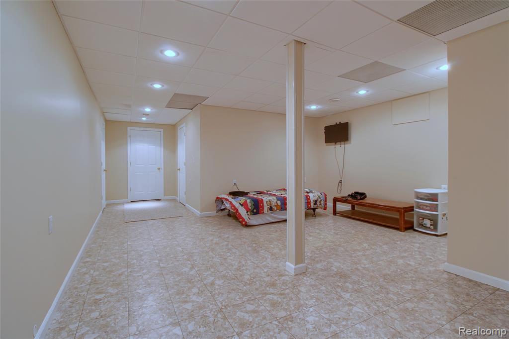4600 Dolores Drive, Trenton, MI 48183 — Photo 36