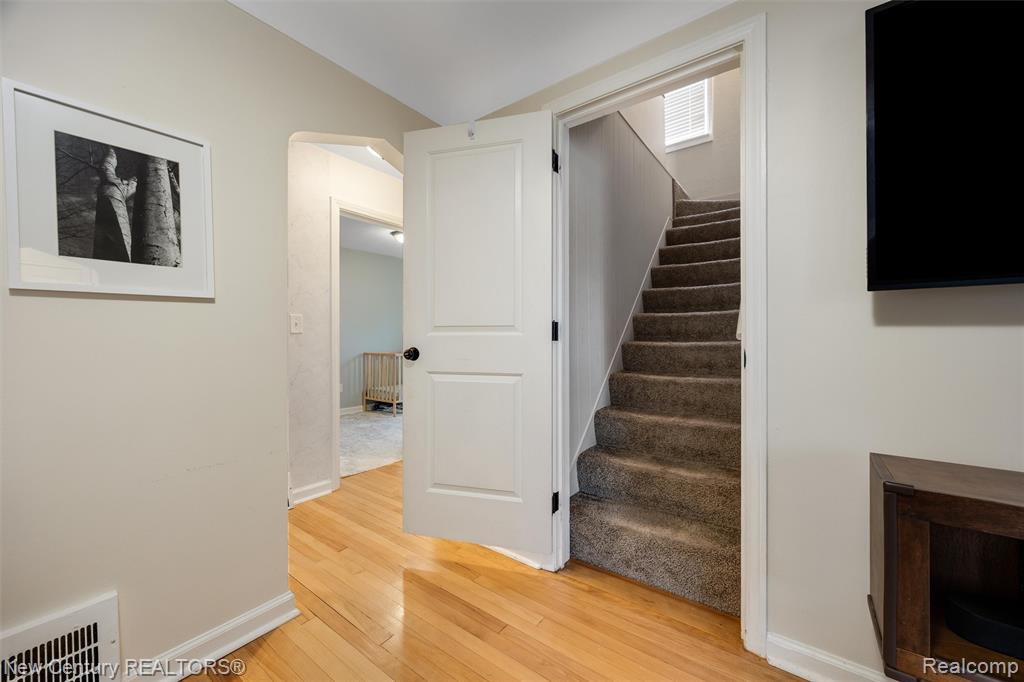 609 E Baker Avenue, Clawson, MI — Photo 18