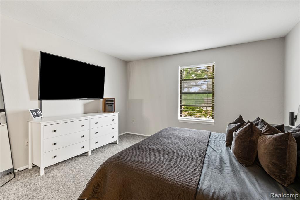 24964 Auburn Lane, Southfield, MI 48033 — Photo 16